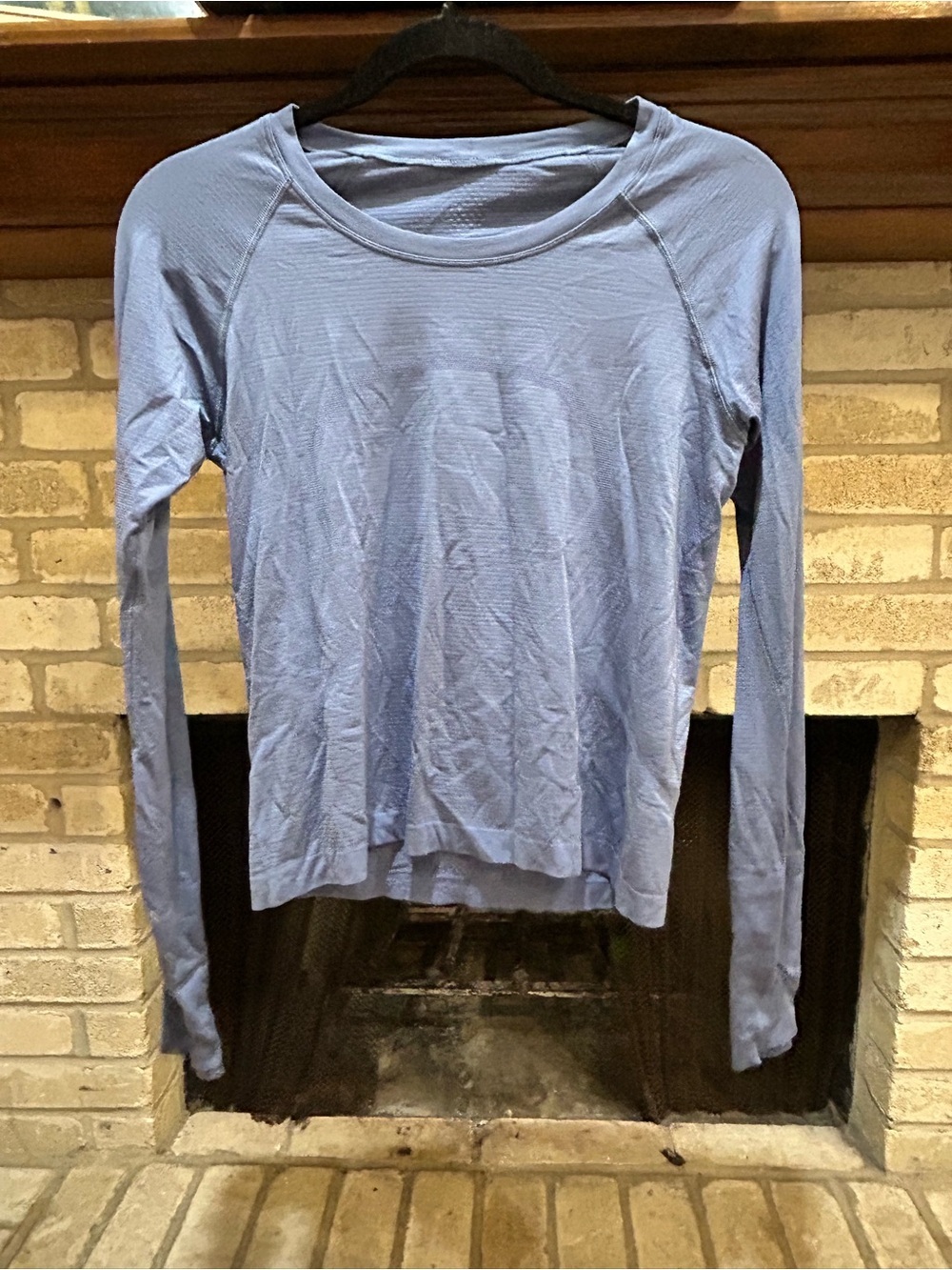 lululemon athletica Lightweight Long-Sleeve Crew Top — Light Blue EUC